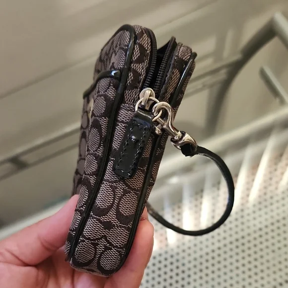 Coach Y2k Digital Camera Black Signature Logo Pouch - Picture 6 of 6